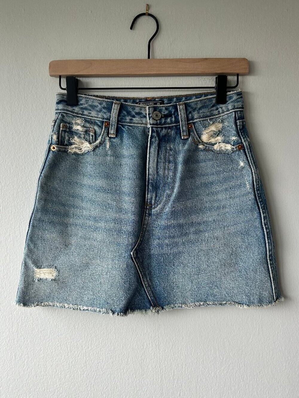 Abercrombie & Fitch Natural Rise Distressed Denim Mini Skirt Light Wash Size 25